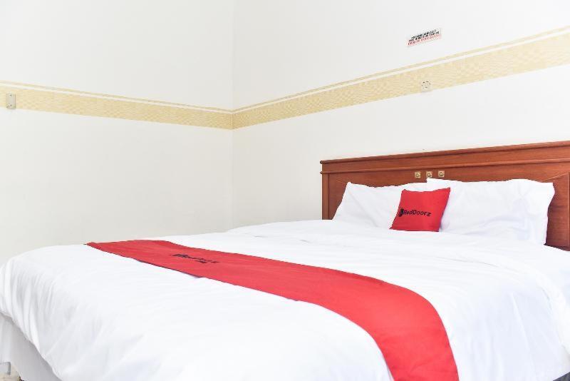 Reddoorz Near Lenmarc Mall Surabaya Pradahkalikendal Номер фото